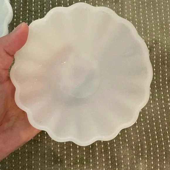 1950’s vintage milk glass bowls - Picture 3 of 3